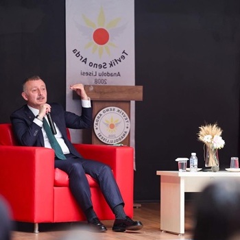 Liseli Öğrenciler Sordu Büyükakın Cevapladı