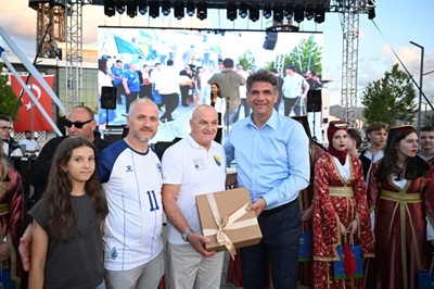 Kartepe'de Balkan Kültürü Coşkusu Yaşandı