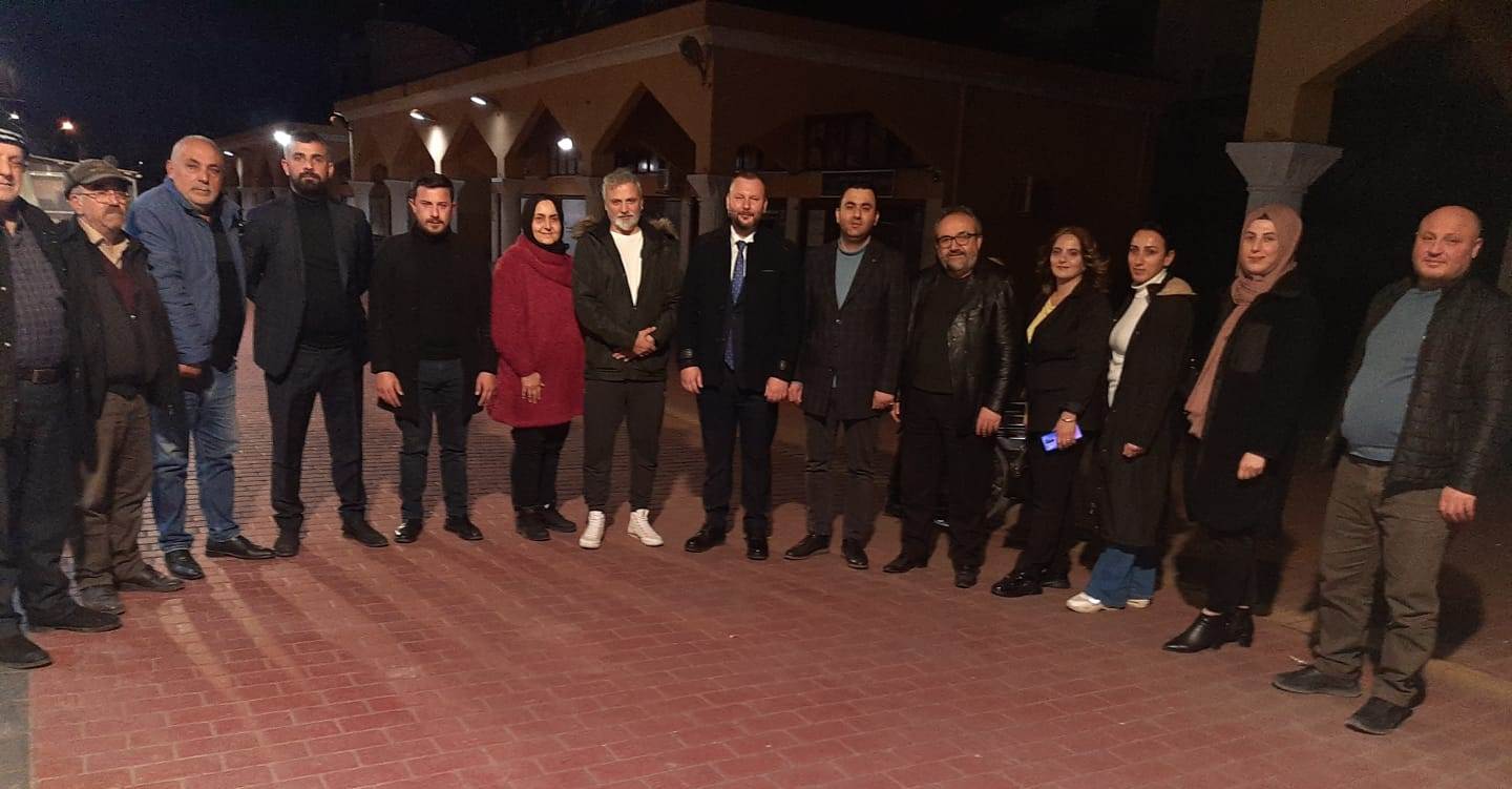 İzmit  MHP Merkez İlçesi başkanı Kemal Okur ve yönetimi STK ziyaretlerini  sürdürüyor.