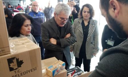 Çelikkaya, İzmit Belediyesi Depremzede Destek Noktasını ziyaret etti
