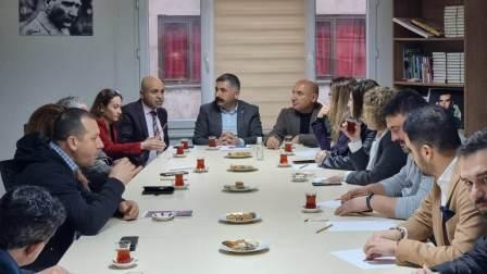 CHP'den Kocaeli Milletvekili Adaylığı için hazırlıklarını sürdüren Körfez eski ilçe Başkanı Makine Mühendisi Bülent Yıldız, CHP Gebze ilçe Başkanlığını Ziyaret Etti.