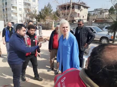 Subaşı’ndan İzmit Belediyesi’nin afet bölgesinde kurduğu aşevine ziyaret