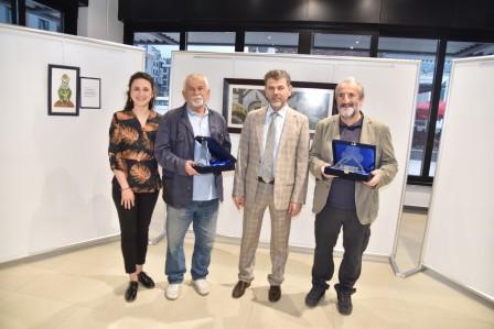 Kartepe Sanat Evi’nde Heykeltıraş ve Ressam Hüseyin Kodan’ın “Evrenin Şifresi” adlı sergisi 25 Nisan da sanatseverlere kapılarını açtı.