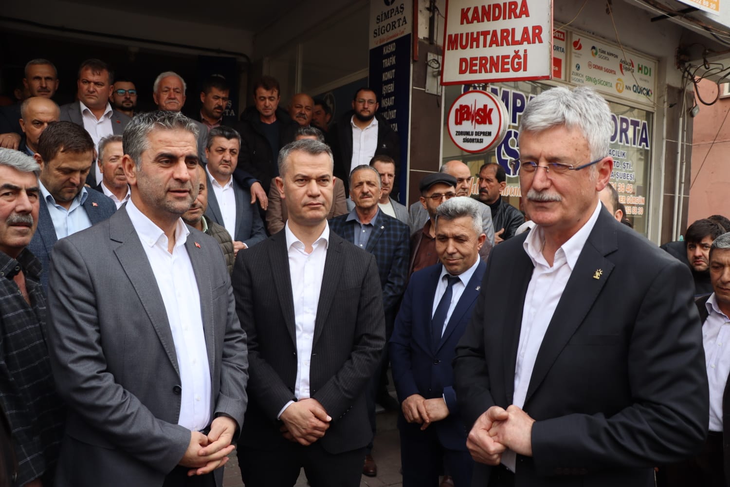 AK Parti Kocaeli Milletvekili Adayı Mehmet Ellibeş,  Kandıra’da 70 muhtarla bir araya geldi. Ellibeş,