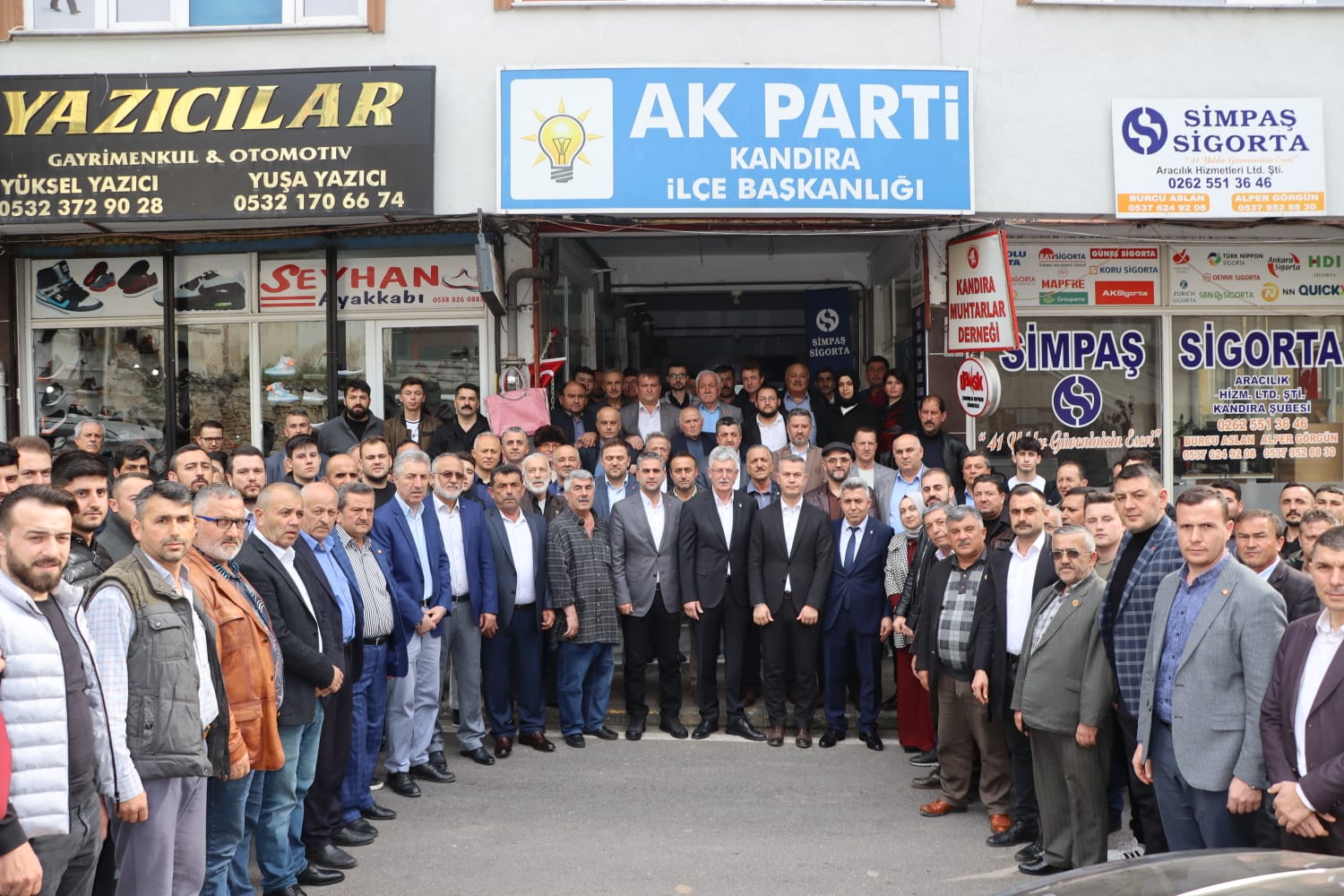 AK Parti Kocaeli Milletvekili Adayı Mehmet Ellibeş,  Kandıra’da 70 muhtarla bir araya geldi. Ellibeş,