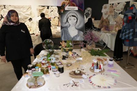 İZMEK Kursları El Sanatları Branşları sergisi Nikomedia Sanat Galerisi’nde vatandaşların ziyaretine açıldı