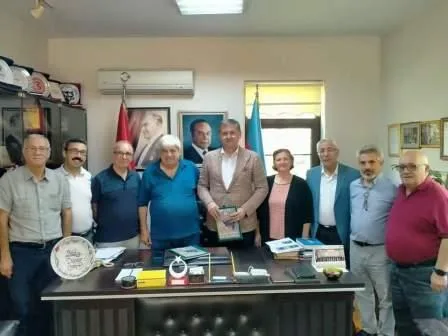Azerbaycan Hükümeti kontrolüne geçmesi ile kazanılan zafer sonrasında Türkiye Azerbaycan Dernekler Federasyonu Başkanı Bilal Dündar ve dernek üyelerini ziyaret etti.