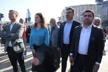 İzmit Belediyesi yöneticileri, Filistin’e destek yürüyüşüne katıldı