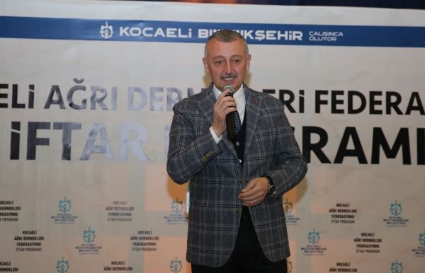 Ağrı ve Trabzon il derneklerinin iftar programına katıldı