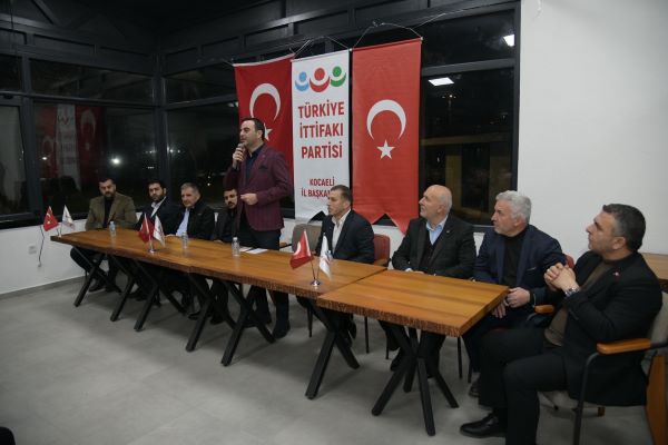 Başiskele Belediye Başkanı, AK Parti ve Cumhur İttifakı Belediye Başkan Adayı M. Yasin Özlü’ye bir destek de Türkiye İttifakı Partisi’nden geldi.