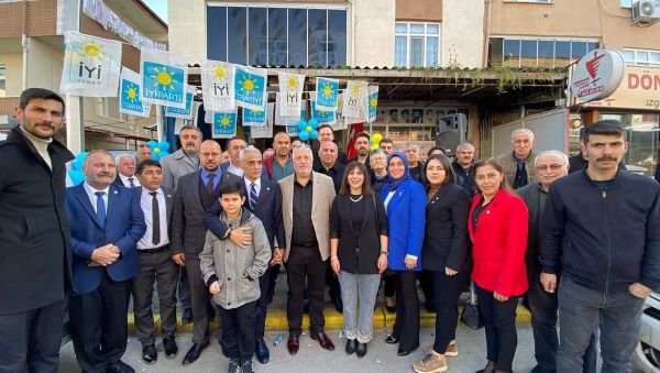 Iyi Parti Körfez Belediye başkan adayı azmh Cihat Hatipoğlu