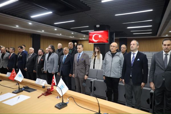 Deniz Ticaret Odası Kocaeli Şubesi’nin Mart Ayı 18. Olağan Meclis Toplantısı, Meclis Başkanı Vefa İbrahim Aracı yönetiminde, Körfez Ticaret Odası (KTO) Meclis Salonu’nda gerçekleştirildi.