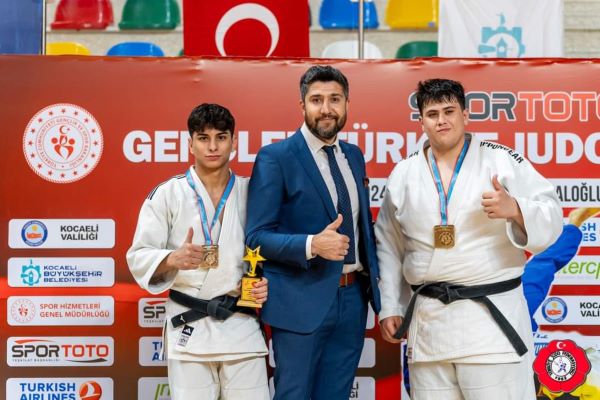 Gençler Türkiye Şampiyonasında 1 Numara Kağıtspor..