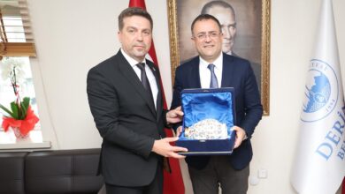 Derince Belediye Başkanı Av. Sertif Gökçe, Cumhuriyet Halk Partisi Kocaeli İl Başkanı Bülent Sarı ve yönetim kurulu üyelerini konuk etti