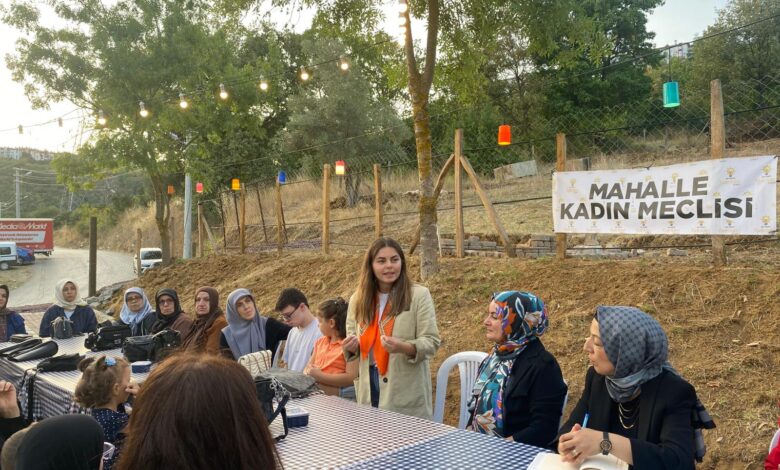 AK Parti İzmit İlçe Kadın Kolları’ndan “Mahalle Kadın Meclisi” Çalışması
