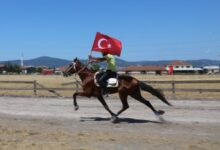 Rahvan At Yarışları Heyecanı Gölcük'te Devam Ediyor