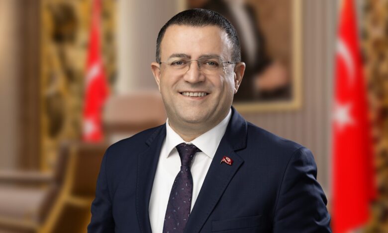 Derince Belediye Başkanı Av. Sertif Gökçe,