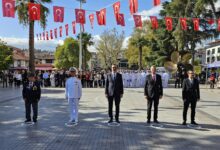Gölcük Anıtpark’ta törenle kutlandı.