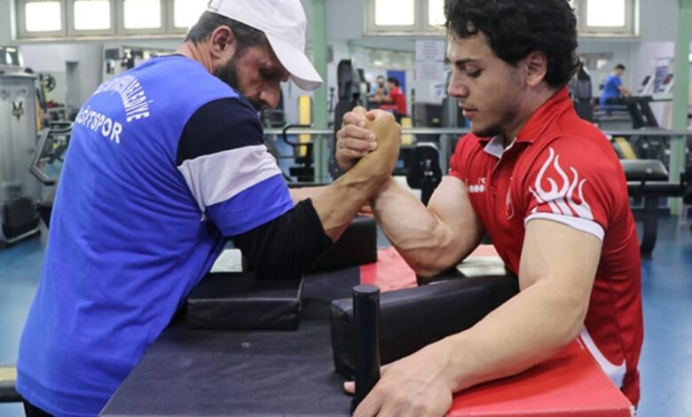 İsrail bayrağına düğüm atan sporcuyu tebrik etti
