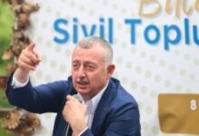 Büyükakın, soydaş gençlerle buluştu
