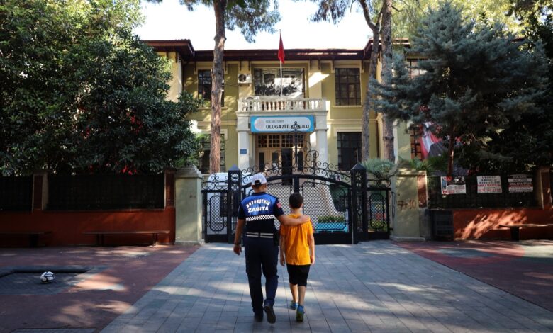 Büyükşehir Zabıtası ile okul yolu daha güvenli