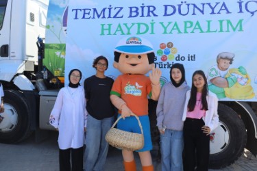 Dünya Temizlik Günü'nde 172 kilo atık toplandı