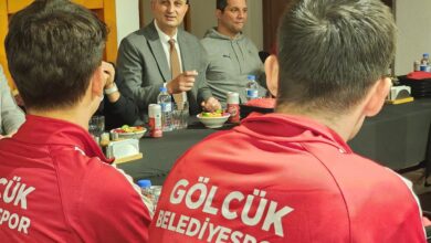 valeybol takına morel verdi