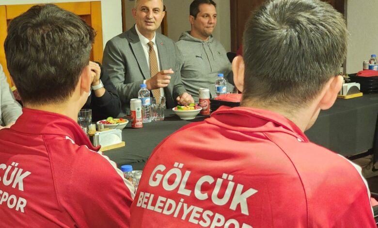 valeybol takına morel verdi