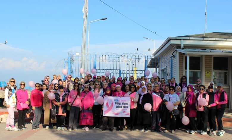 Meme kanserine “pembe kurdele” ile dikkat çektiler