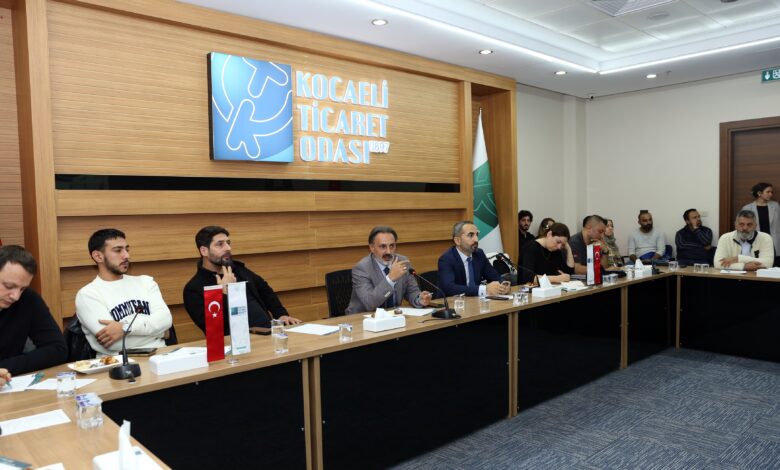 Kocaeli Ticaret Odası (KOTO), KOSGEB Girişimci Destek Programı bilgilendirme toplantısı düzenledi. Program, $1.5$ Milyon TL'ye kadar destek sunuyor ve stratejik sektörleri hedefliyor.