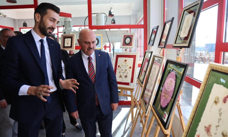 “Botanik Bahçenin Çiçekleri Sergisi”