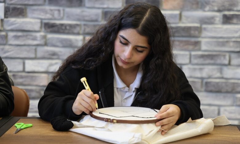 Cumhuriyet'in 102. yılına özel ay yıldızlı çantalar