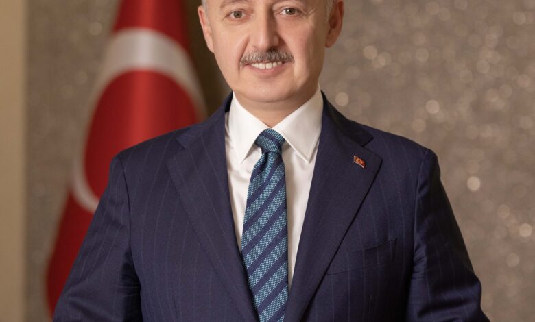 Kocaeli Büyükşehir Belediye Başkanı Doç. Dr. Tahir Büyükakın (