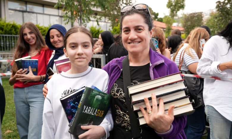 Kocaeli Kitap Fuarı'nda kitap aşkı kuyruklara sığmadı