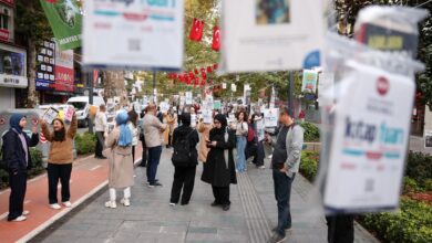 Kocaeli'de gelenek bozulmadı, kitaplar yine ilk ağaçlarda açtı!