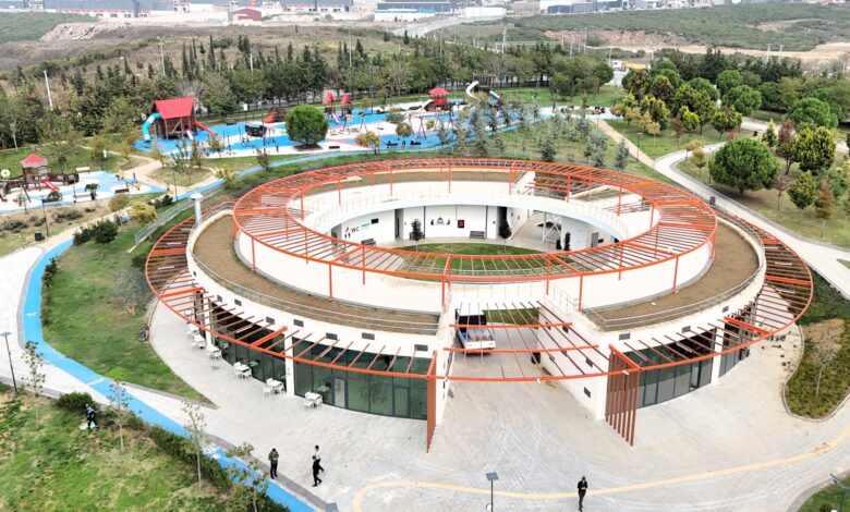 Kocaeli Büyükşehir Belediyesi iştiraki Antikkapı A.Ş’nin sevilen ve tutulan markası Mahal, Dilovası Millet Bahçesi’nde özenle hazırlanan menüsüyle hizmete açılarak kaliteyi ve lezzeti bölgeye taşıdı.