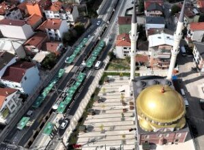 Büyükşehir, İzmit Başaran Camii Meydanı'nı yeniledi
