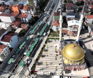 Büyükşehir, İzmit Başaran Camii Meydanı'nı yeniledi