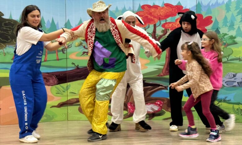 Gölcük'ten Tatil Coşkusuna Neşeli Dokunuş