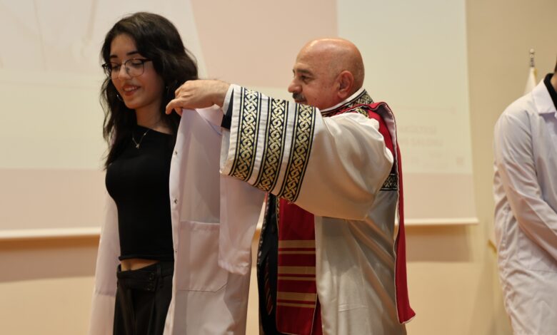 Tıp Fakültesi Öğrencileri Beyaz Önlüklerini Giydi