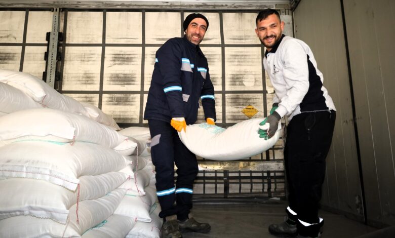 Büyükşehir'den arıcılara yüzde 50 hibeli arı yemi