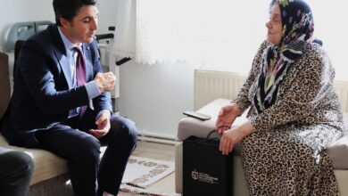 Kocaeli Büyükşehir acıları hafifletiyor