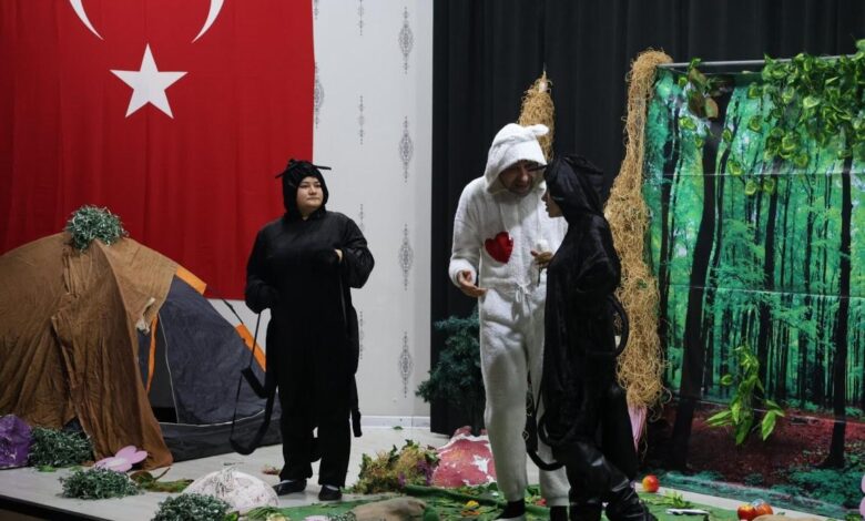 Minik İzleyicilere Neşeli Bir Gün