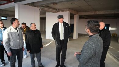 Kartepe Belediye Başkanı Av. M. Mustafa Kocaman, Fatih Sultan Mehmet Mahallesi’nde yapımına başlanan Aile Sağlık Merkezi’nde incelemelerde bulundu.