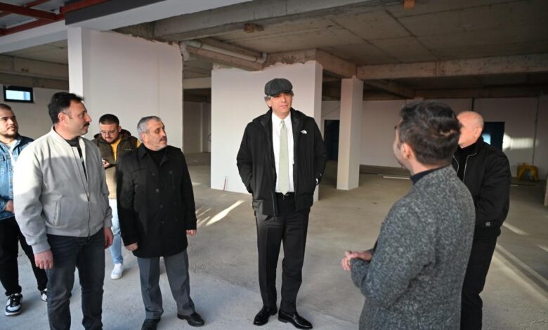 Kartepe Belediye Başkanı Av. M. Mustafa Kocaman, Fatih Sultan Mehmet Mahallesi’nde yapımına başlanan Aile Sağlık Merkezi’nde incelemelerde bulundu.