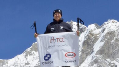 OYAK Çimento’nun Adana Fabrika Direktörü Mustafa Turan, dünyanın en yüksek zirvesi olan Everest Tepesindeki Base Camp tırmanışını başarıyla gerçekleştirdi.