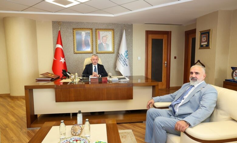 Kocaeli Büyükşehir Belediye Başkanı Tahir Büyükakın