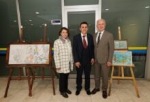 AKAN URAL’IN RESİM SERGİSİ BELEDİYE HİZMET BİNASINDA AÇILDI