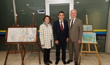 AKAN URAL’IN RESİM SERGİSİ BELEDİYE HİZMET BİNASINDA AÇILDI