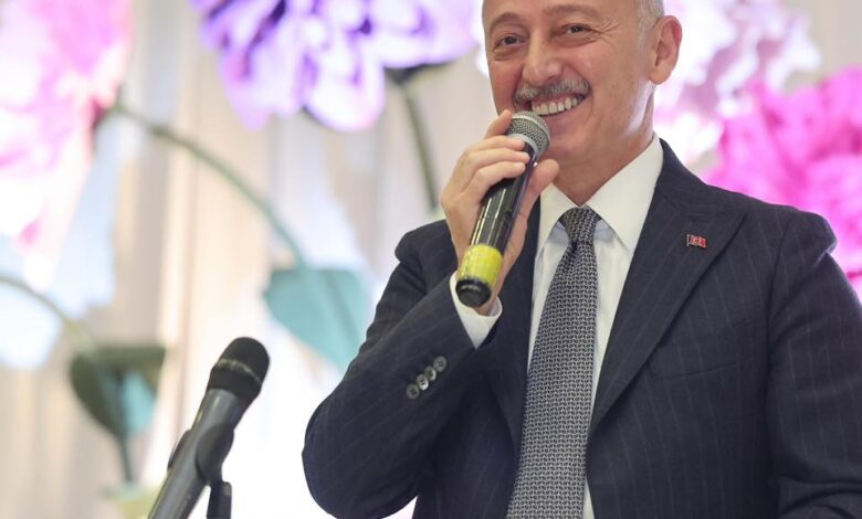 Büyükakın Kadınlar, hayatın merkezinde yer alıyor